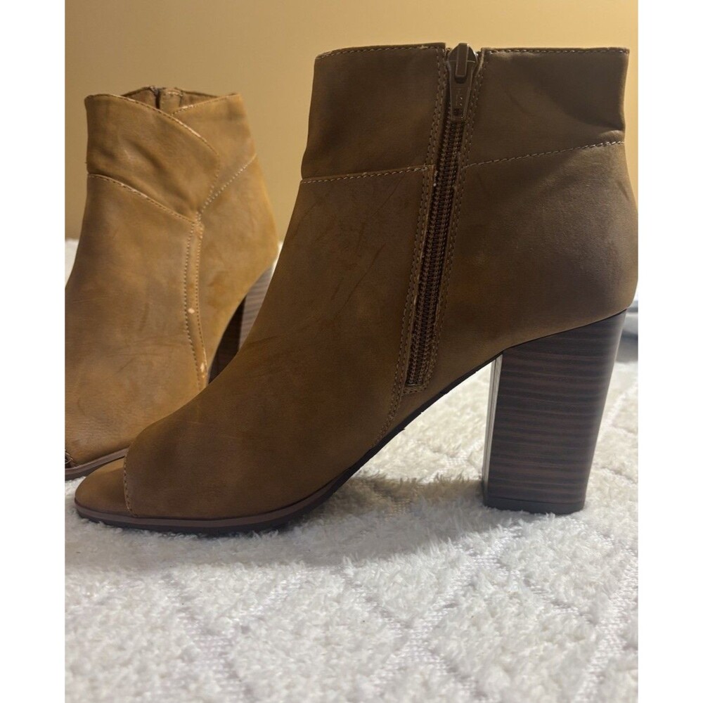 BC Born In California Woman’s Ankle Boots. Zip Up Open Toe  3 Inch Heels.  Brown